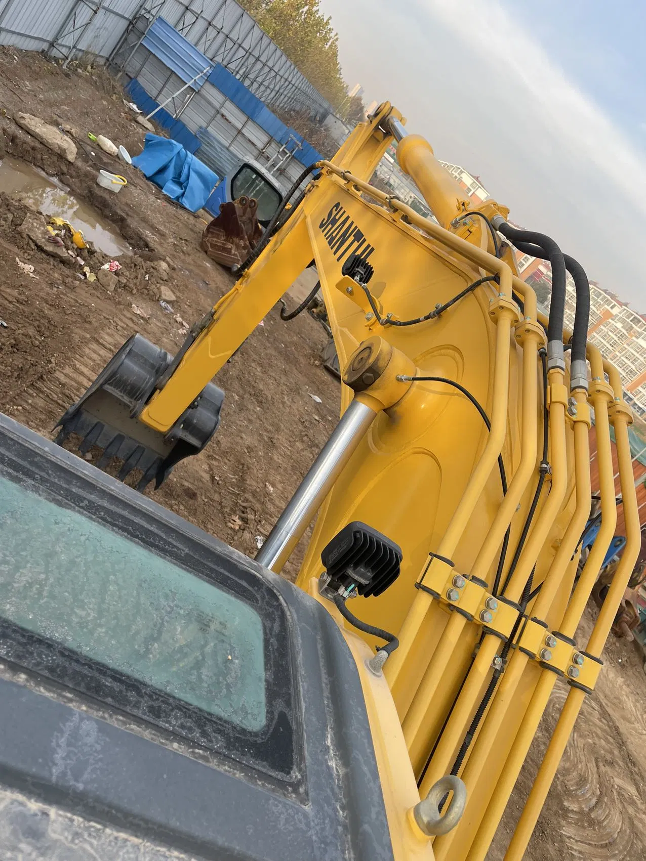 Shantui Factory Price 13.5 Ton Hydraulic Crawler Excavator Wheel Digger Sw150-9W for Sale