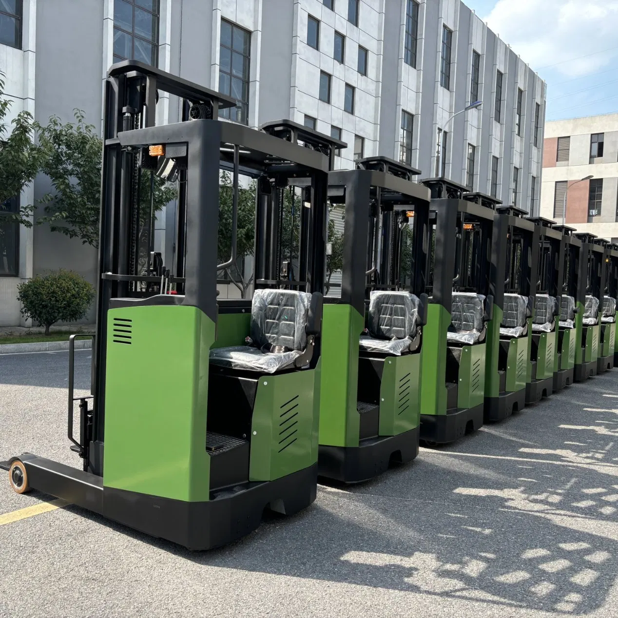 Chinese with Scale 3-14.0m Maximum Lift/Lifting Height 1.5t 2t 2.5t 3t Retractable Fork Electric Reach Truck Price for Narrow Aisles/Pallet/Forklift/Stacking