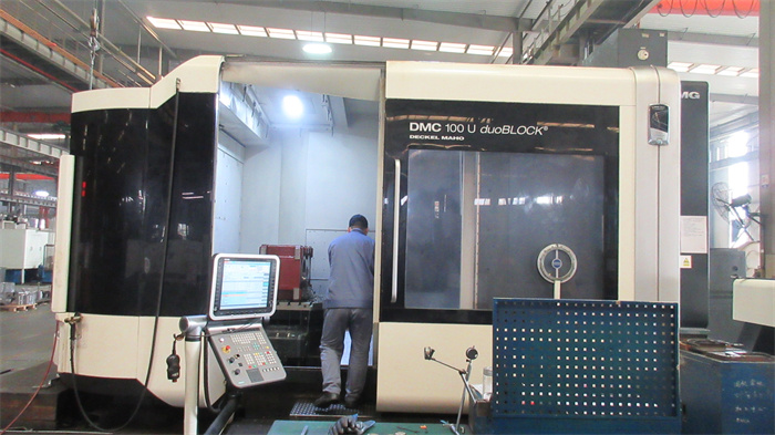 Machining process — precision CNC machining of excavator components at Xuzhou Plautz factory