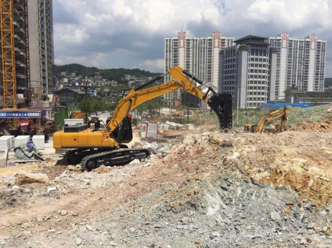 Safe Precise High Efficiency Large Displacement Match Heavy Wheel Crawler Excavators Supplier