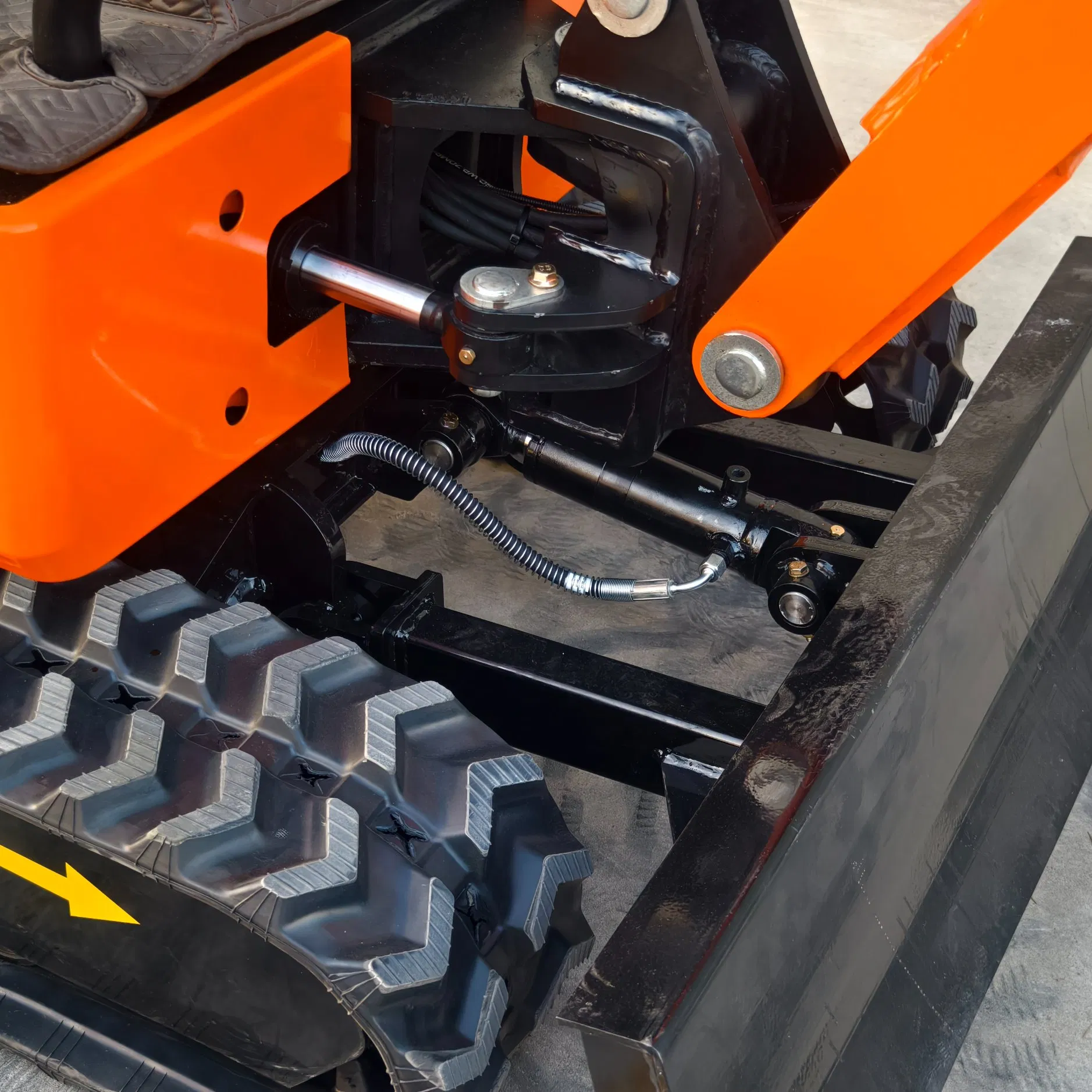 Free Shipping Good Condition OEM Service Mini Digger 1ton Hydraulic Kubota Engine Backhoe Crawler Excavator for Sale