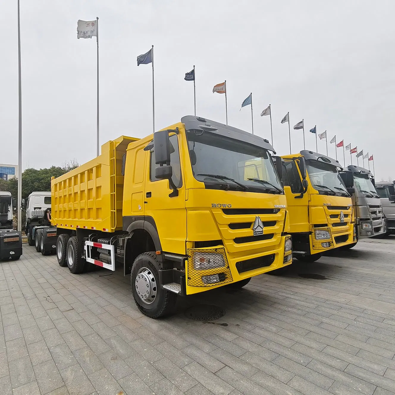 Articulated on-Road Heavy Duty Equipment Intermodal Compatibility Mining Tipper Bottom Dump Trailer Truck