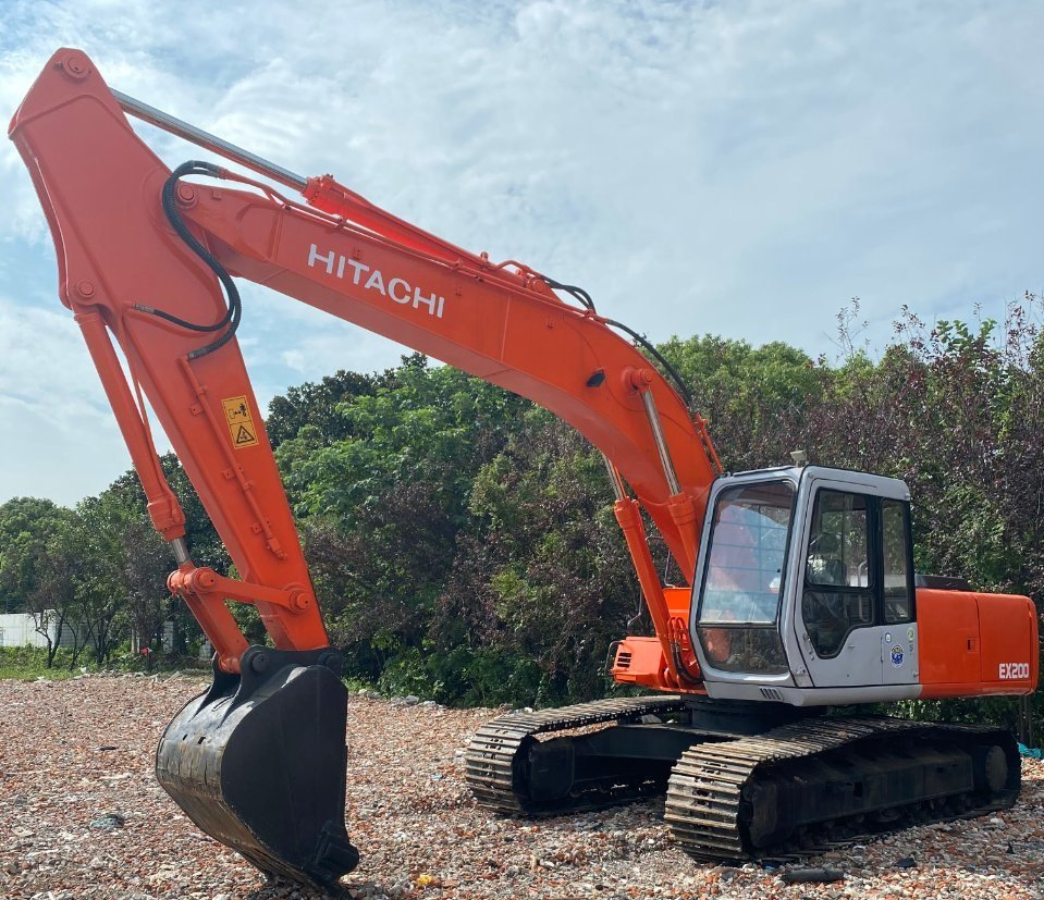 Used Japanese Hitachi Ex200 Good Condition Crawler Excavator