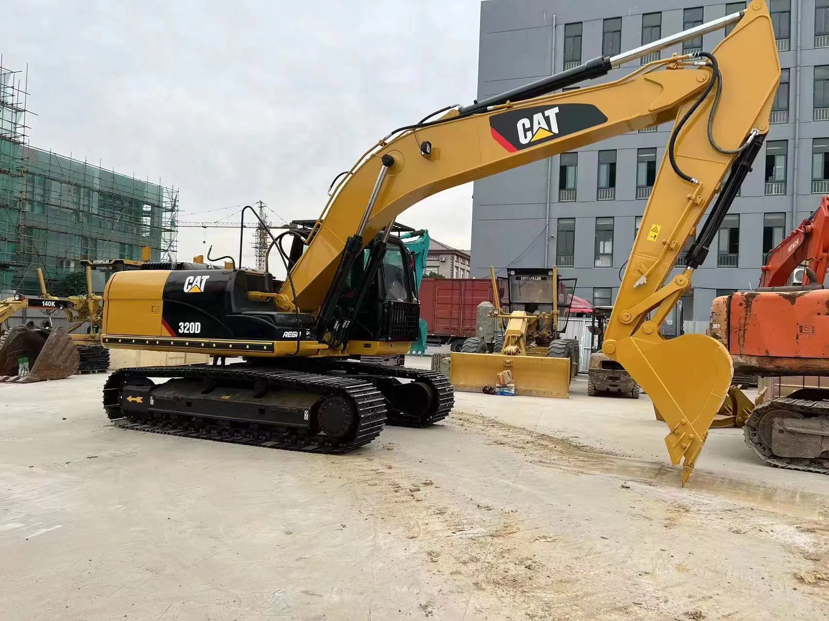 Global Delivery Crawler Hydraulic Used Excavator Machine Caterpillar 320d Used Digger Second Hand Excavator Cat325D 330d Available Cheap Price