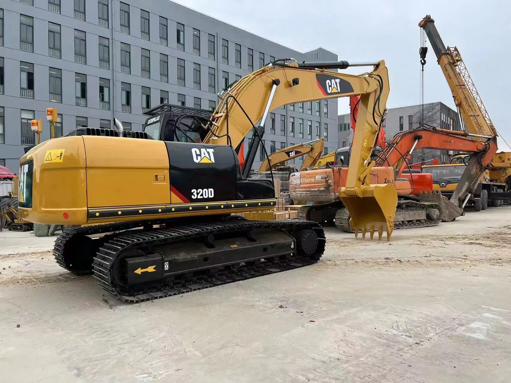 Global Delivery Crawler Hydraulic Used Excavator Machine Caterpillar 320d Used Digger Second Hand Excavator Cat325D 330d Available Cheap Price