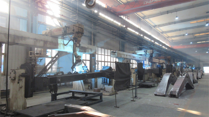 Assembly welding — professional welding of excavator frames and structural components