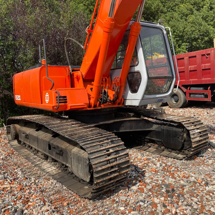 Used Japanese Hitachi Ex200 Good Condition Crawler Excavator