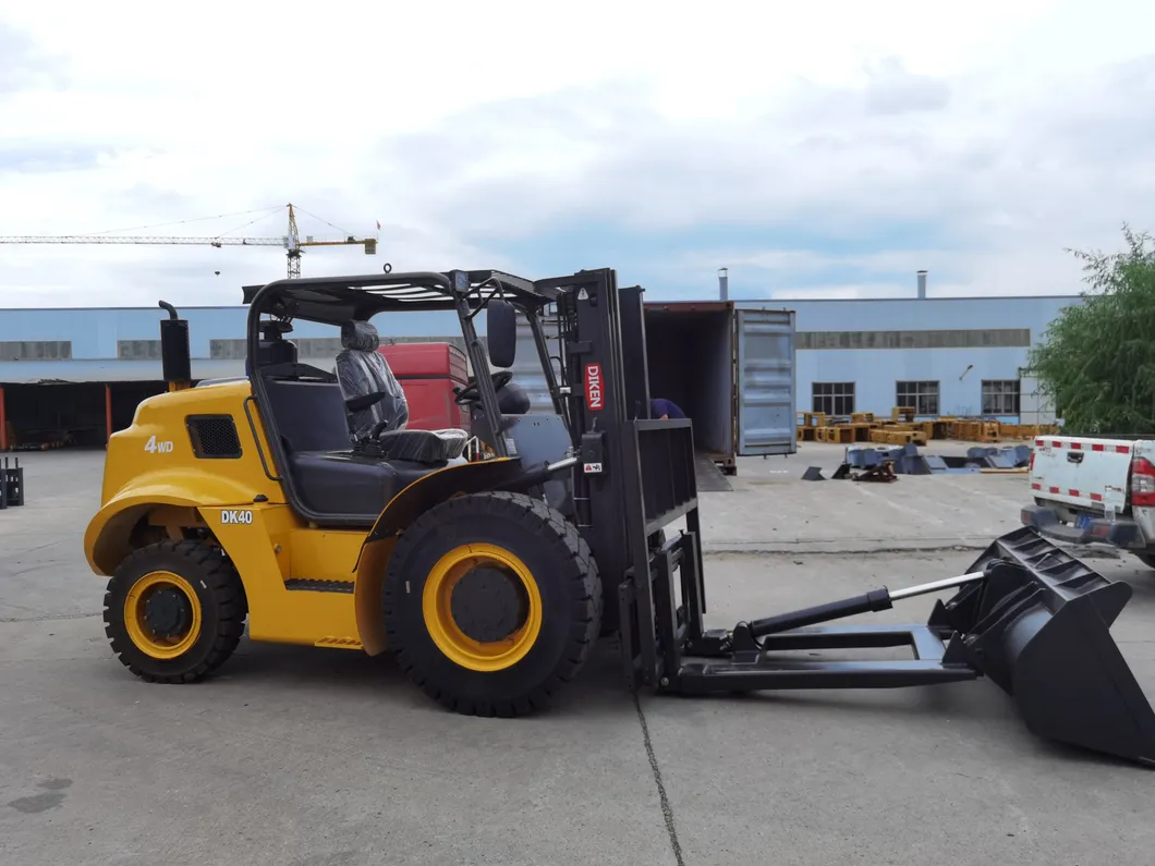 Rough Terrain Forklift Photo 3