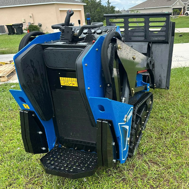 Derette Mini Skid Steer V1000 Mini Track Loader Mini Forestry Loader Stand on Skid Steer with Full Range of Attachments