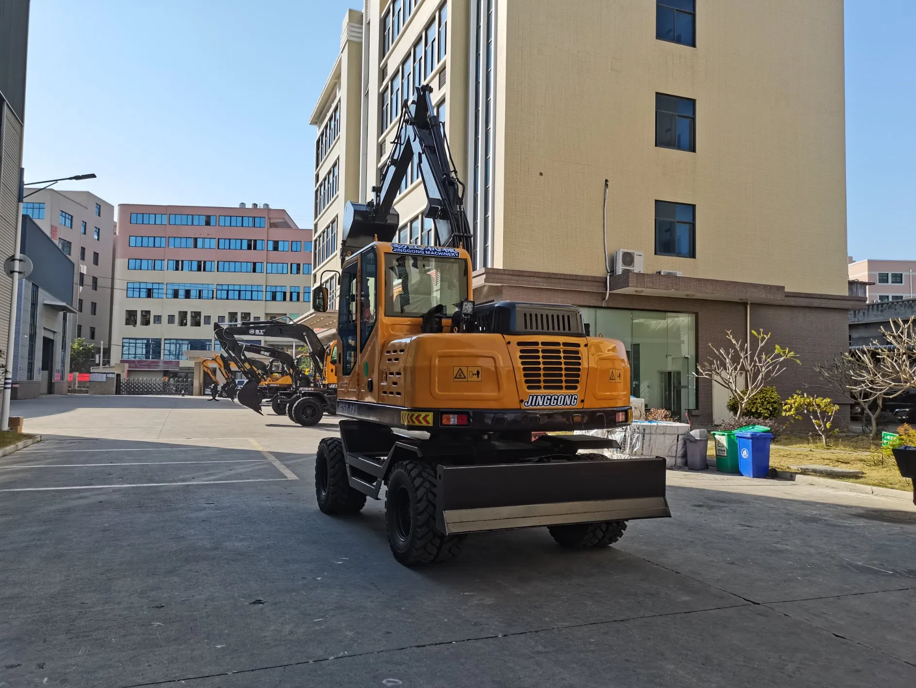 Jg75s-8A Compact 7-Ton Wheeled Mini Excavator: Economical Earthmoving Solution for Global Export