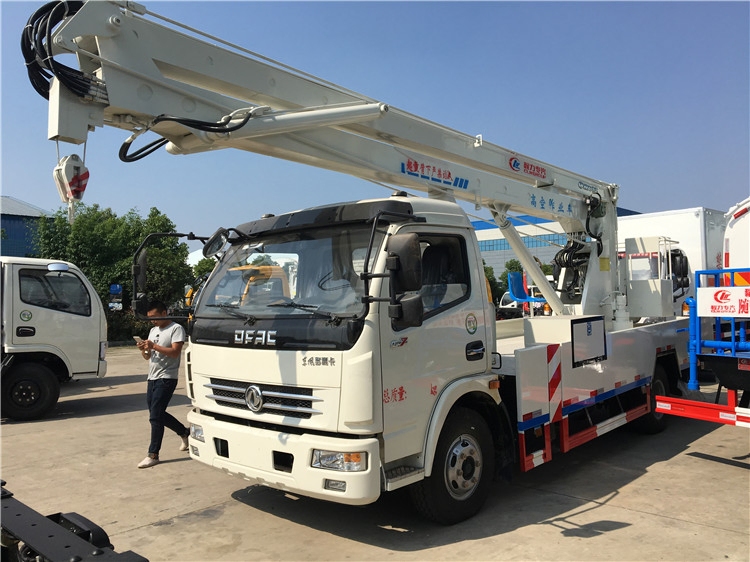 Factory Sales 18m Dongfeng Insulated Folding-Arm Aerial Work Truck for Road Power Maintenance