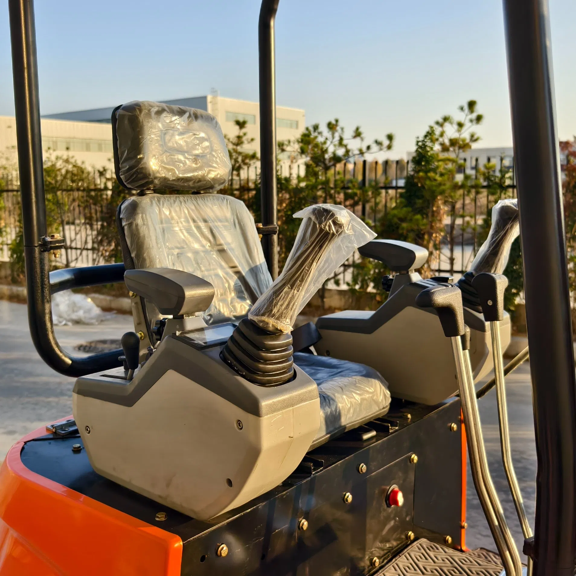 Free Shipping Good Condition OEM Service Mini Digger 1ton Hydraulic Kubota Engine Backhoe Crawler Excavator for Sale