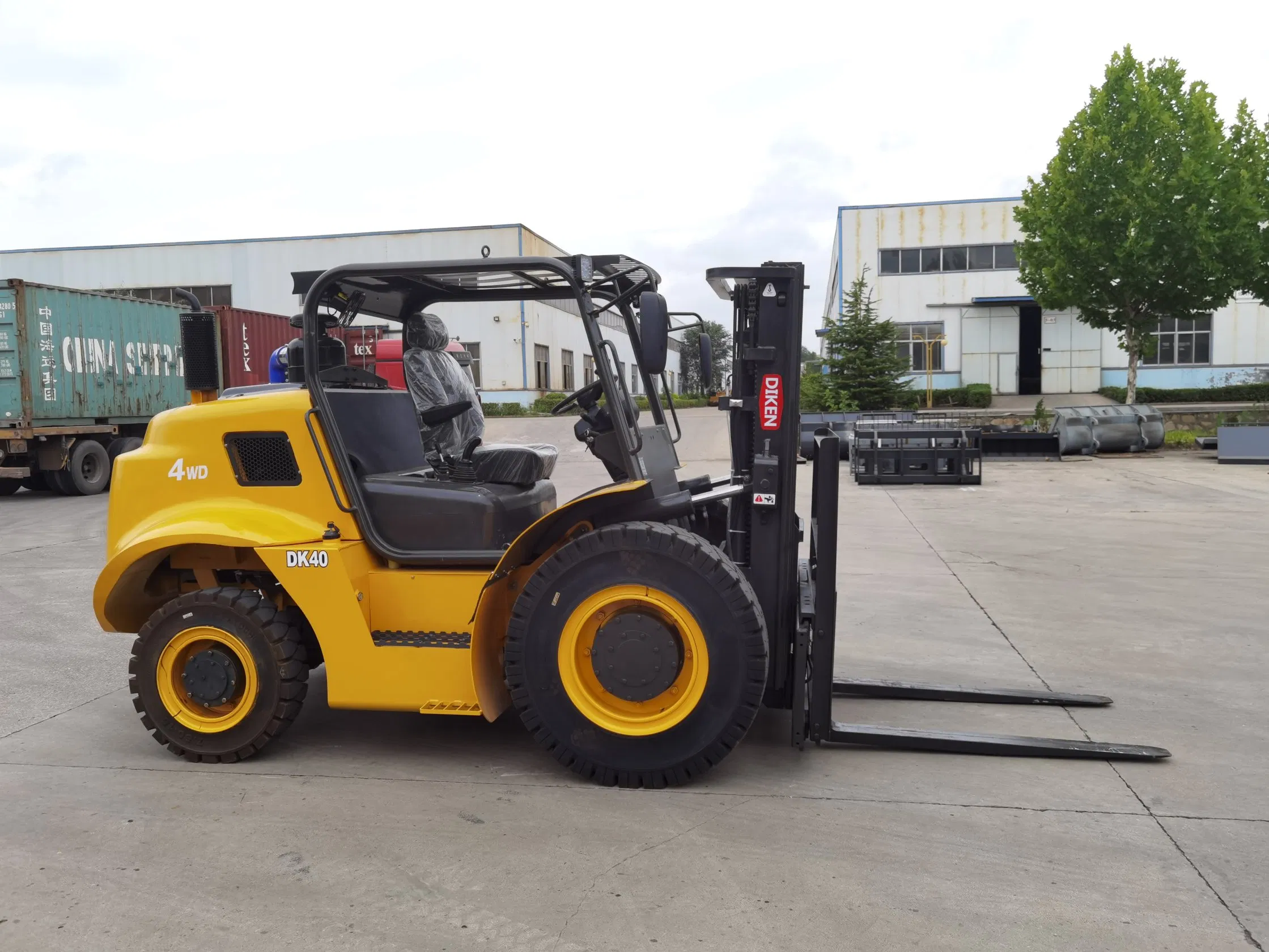 4 Ton 4X4 4WD All Rough Terrain off Road Forklift Montacargas Todoterren