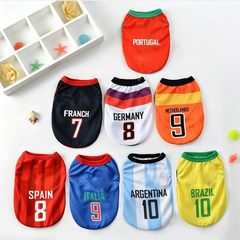 Detalle camiseta de verano mascota