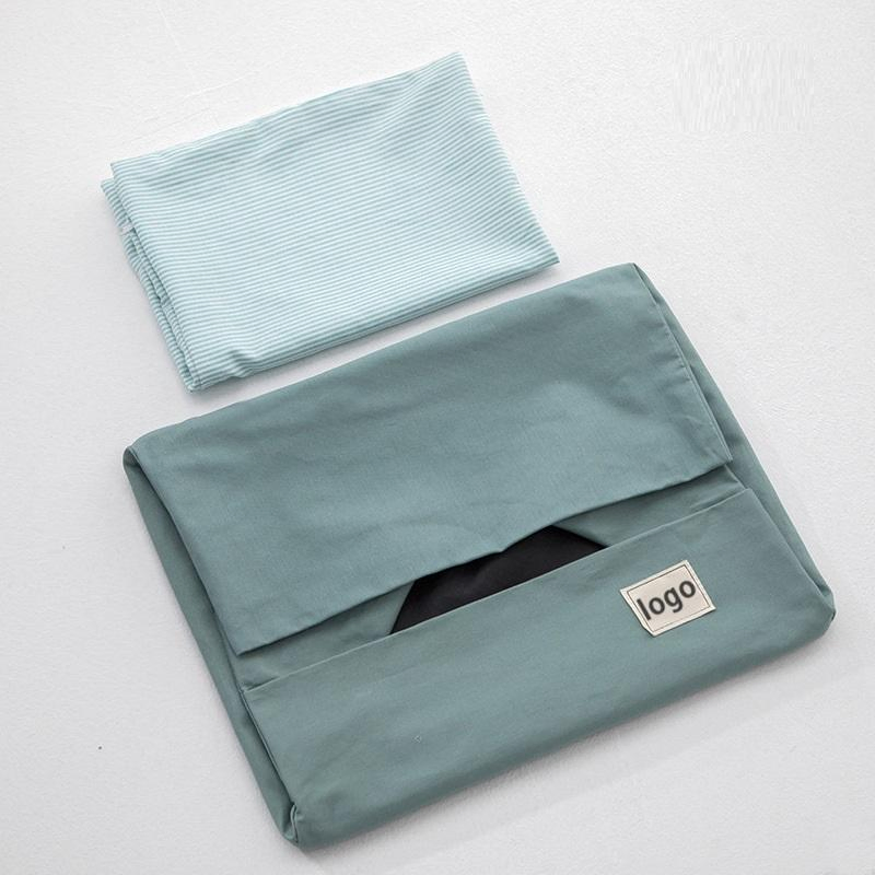 Cama cuadrada cómoda para perros con fondo antideslizante para uso en todas las estaciones