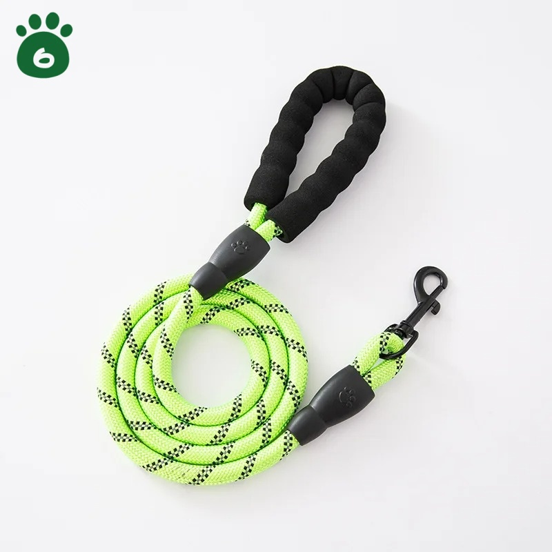 Nueva correa de nylon reflectante para perros medianos y grandes, correa para mascotas a prueba de explosiones de ventas directas