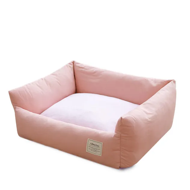 Cama cuadrada cómoda para perros con fondo antideslizante para uso en todas las estaciones