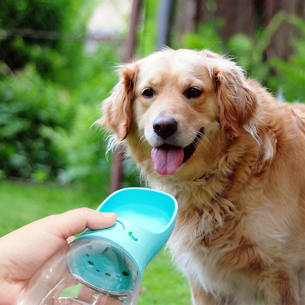 Botella de agua portátil a prueba de fugas para perros de moda Rena Pet Factory con dispensador y comedero para exteriores