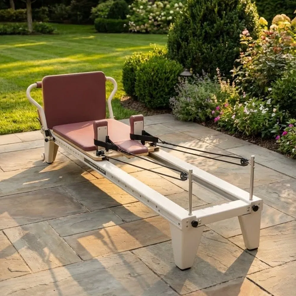 Hot Sale Aluminum Pilates Reformer with Sliding Footbar High Quality Aluminum Pilates Reformer Machine Gym Equipment for Pilates Enthusiasts and Yoga Studio