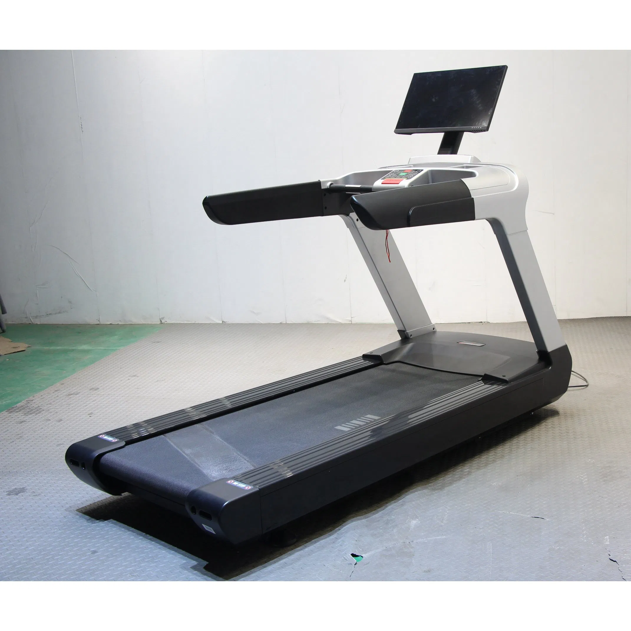Gym Tools Smart Commercial Treadmill with Touch Screen Android High-Tech Fitness Solution