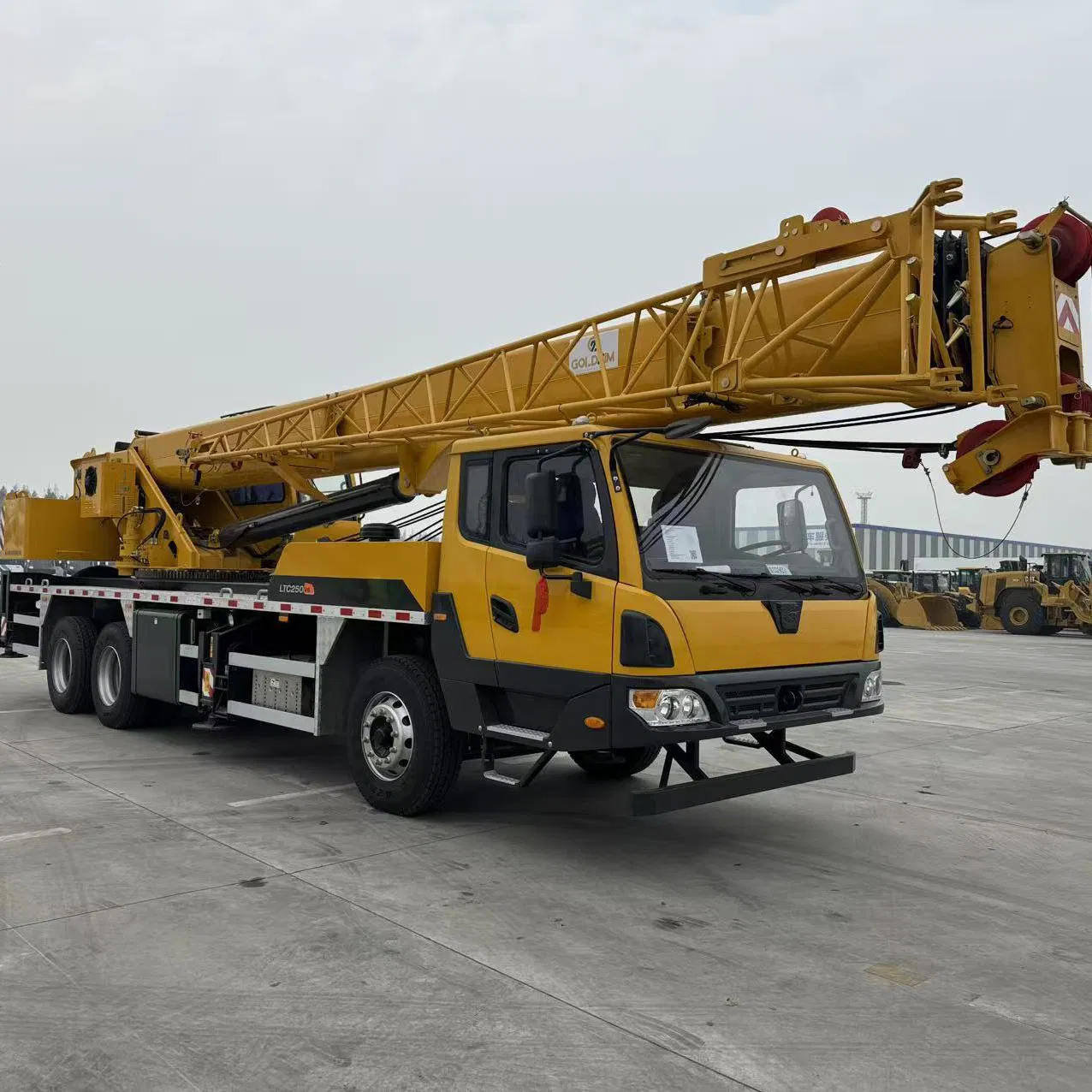 Hot Sale 25 Ton Truck Crane Model Ltc250V5 with Excellent Lifting Capacity &amp; Stability Competitive Price in Stock for Construction