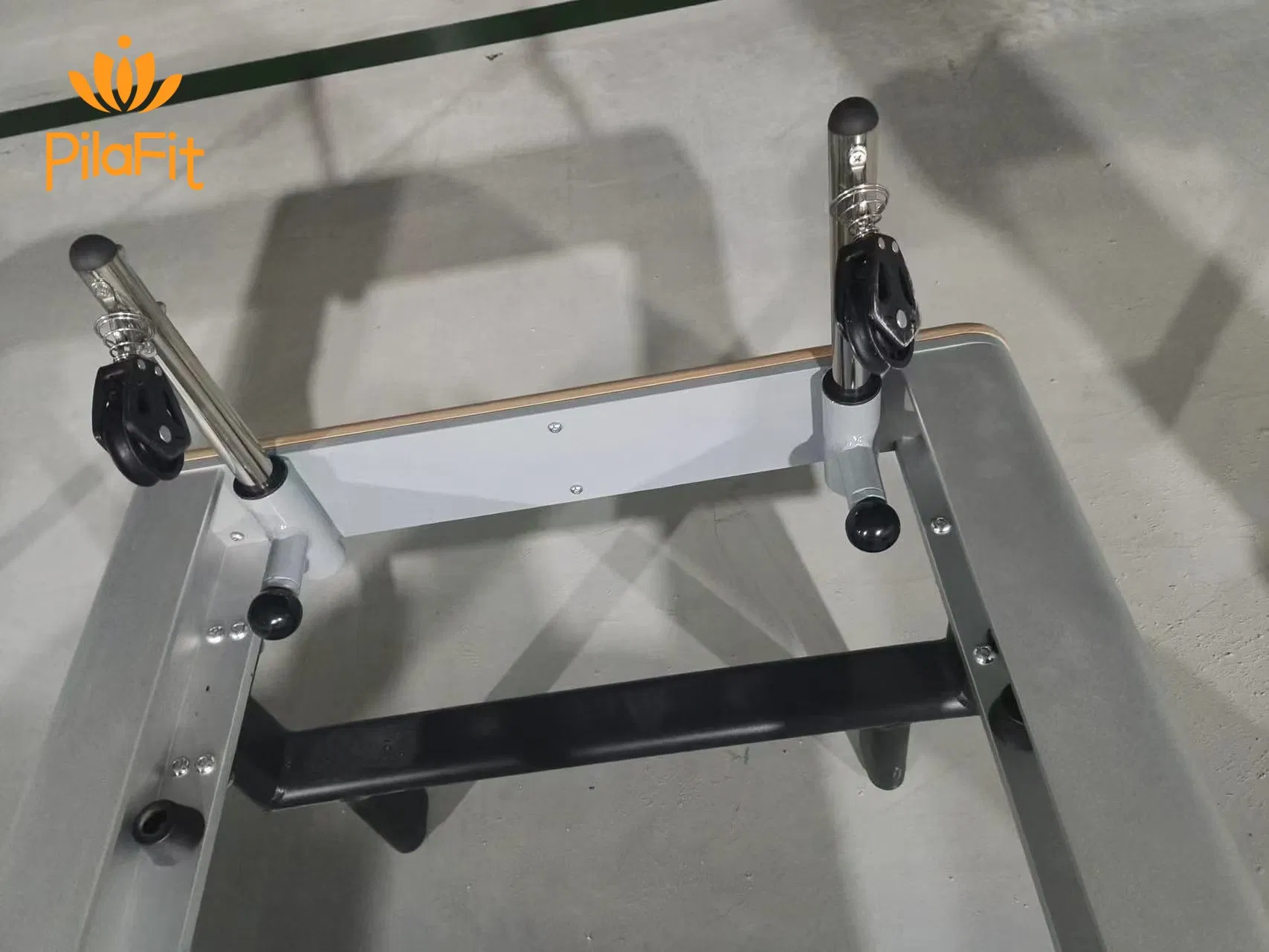 Fitness Yoga Wholesale Foldable Pilates Reformer Portable Fitness Aluminium Wood Peak Pilates Reformer Cadillac for Sale