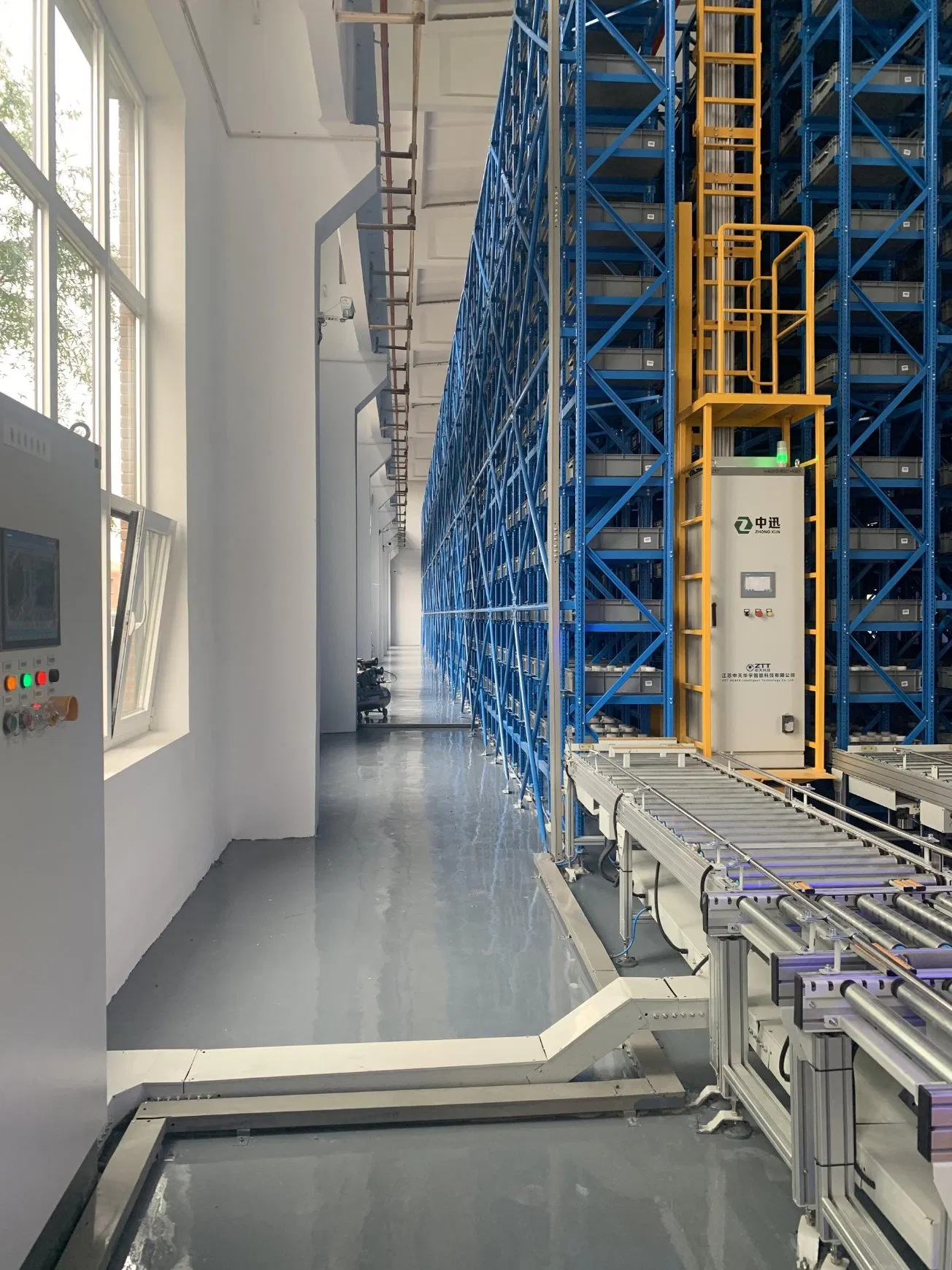 Robotic Storage Solutions for Efficient Warehouse Storage and Management