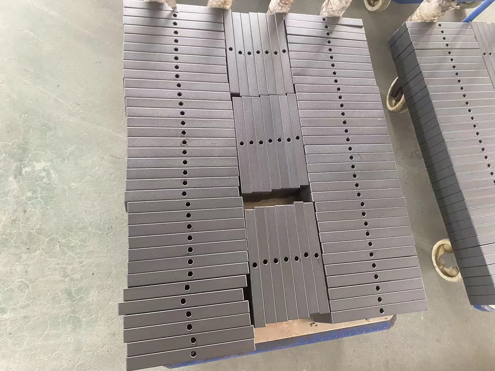 Precision-Engineered Rectangular Weight Stack Plates with Defect-Free Coated Surface