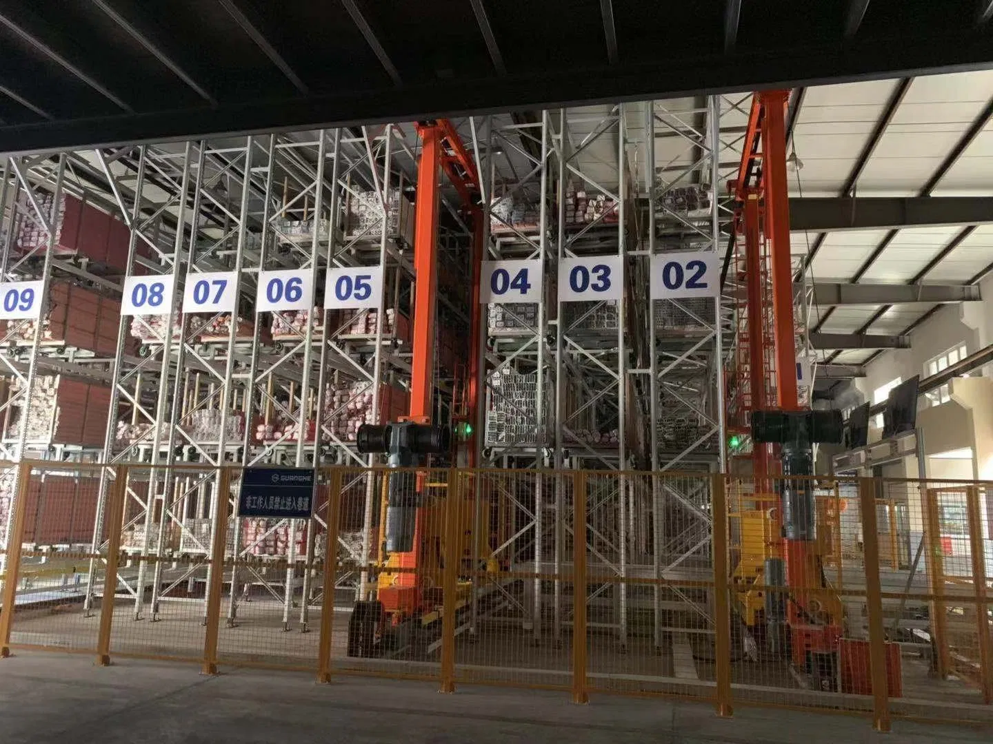 Robotic Storage Solutions for Efficient Warehouse Storage and Management