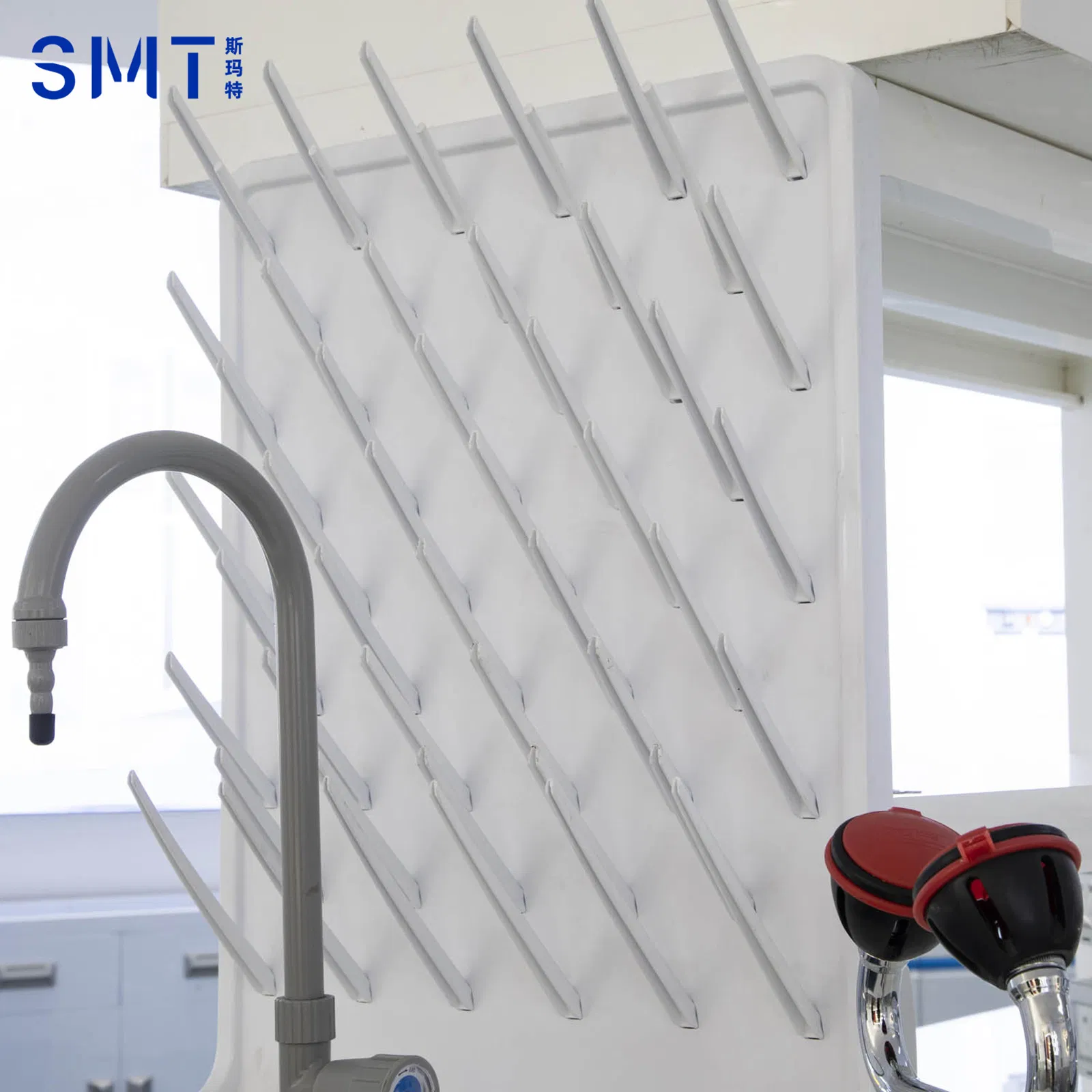 Industrial-Grade Chemical-Resistant PP Modular Mobile No Metal Pollution Anti-Vibration Lab Workbench