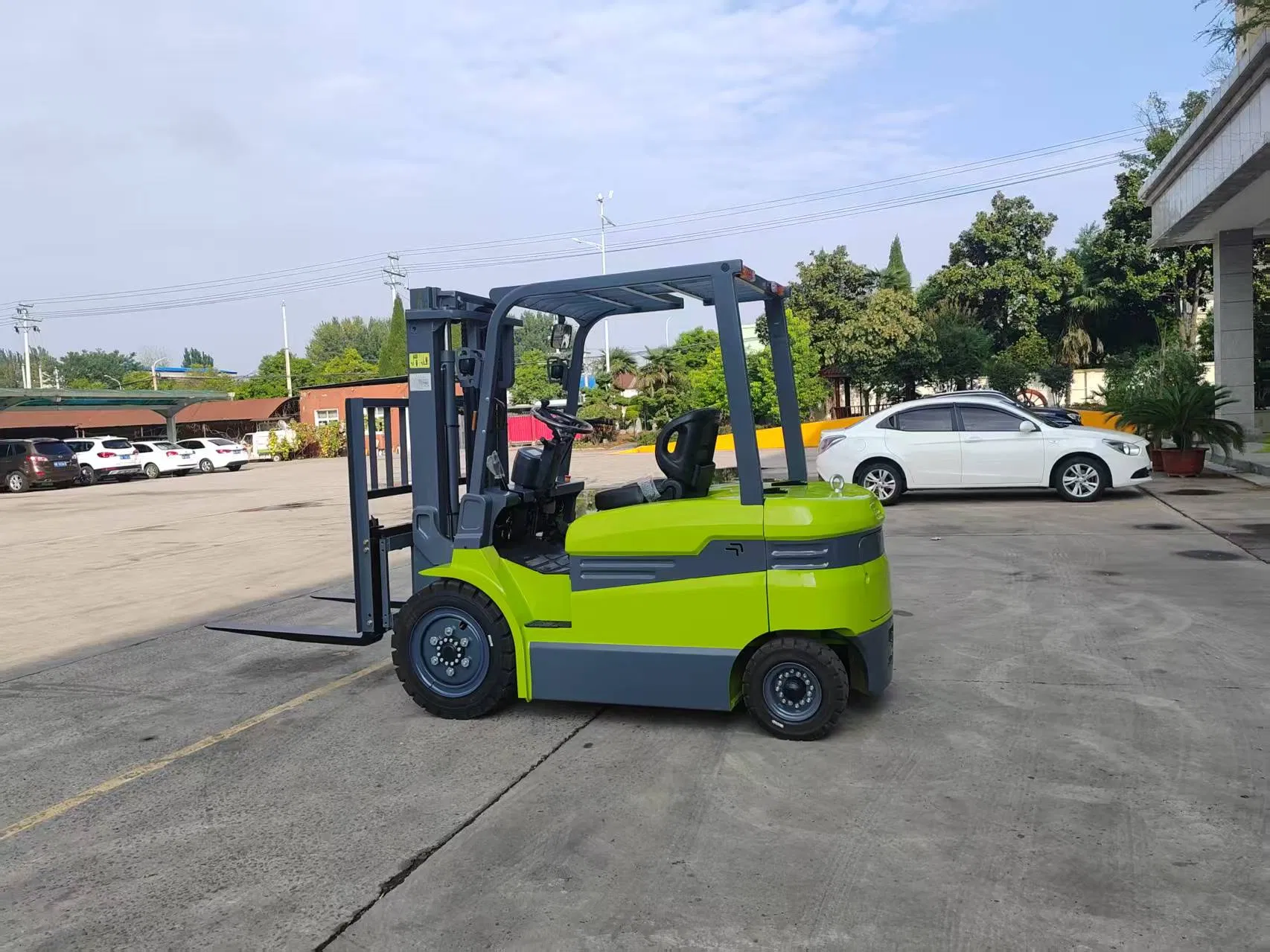 Cost-Effective High Stability 3ton/3.5t All Terrain Heli Electric Forklift for Light Industry