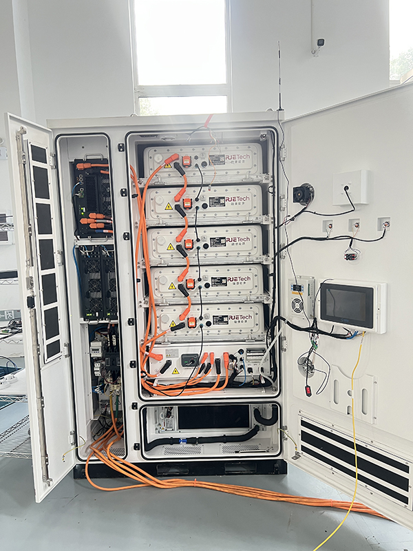 Hxt-250-125tl Liquid Cooled 125kw 250kwh Lithium Battery Integrated Solar &amp; Diesel Energy Storage System