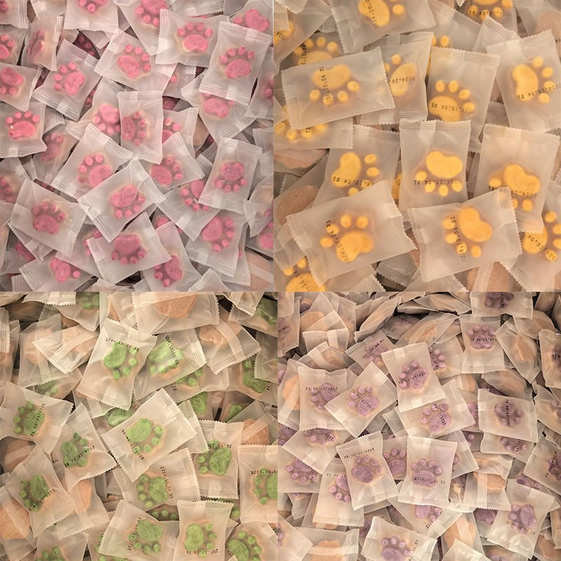 طعام الحيوانات الأليفة شراء بالجملة وجبات خفيفة للقطط بسكويتات على شكل قدم القطط قطع لحم دجاج مجففة بالتجميد وجبات خفيفة للكلاب طعام الحيوانات الأليفة