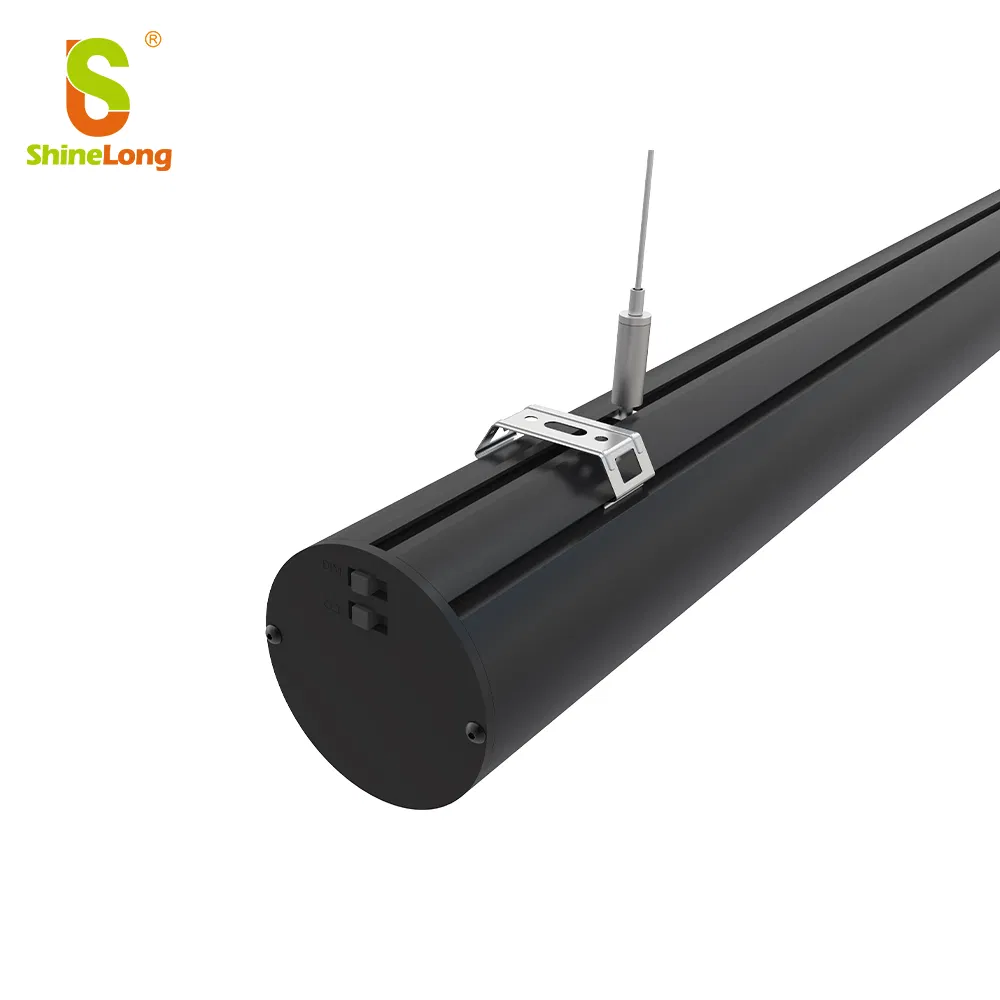 Luminária Linear LED Controlada por Sensor Inteligente para Espaços Versáteis