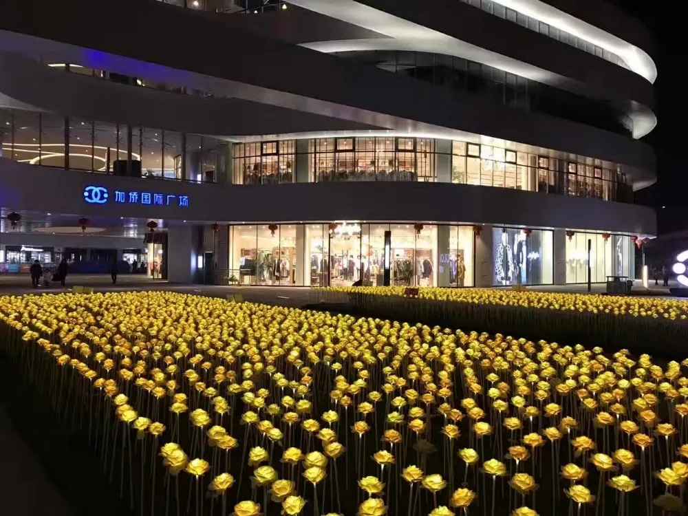 Luzes de Fada LED Brancas Quentes para Decoração de Natal ao Ar Livre e à Prova d'Água no Jardim Plaza