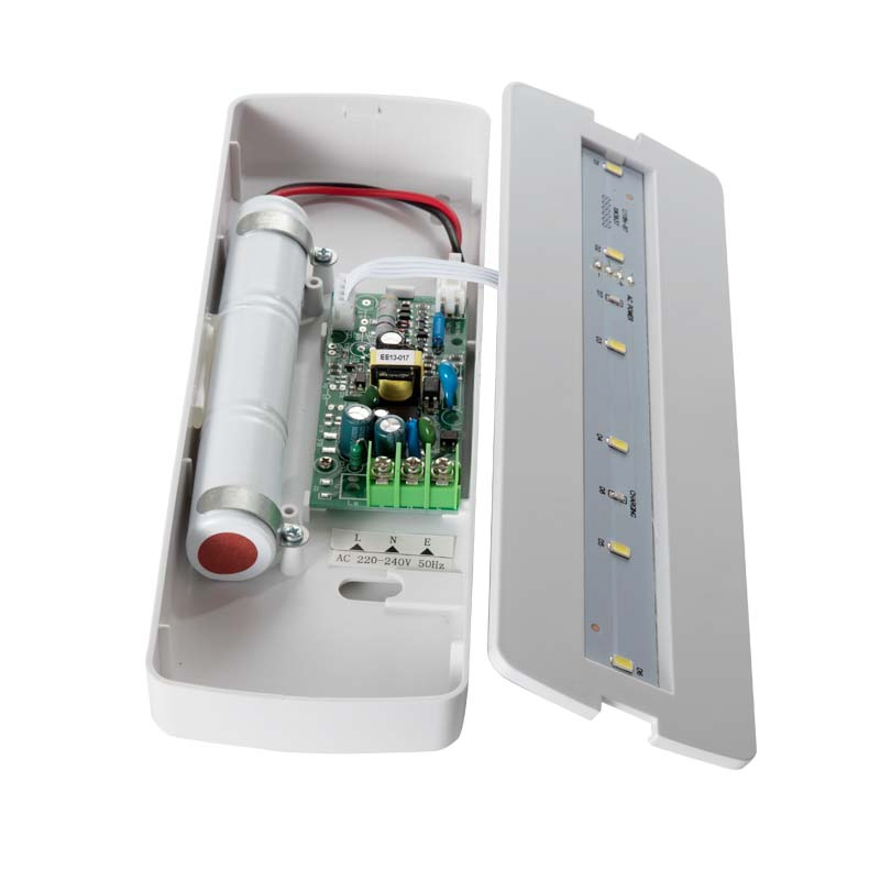 Iluminação de Emergência LED com Bateria Recarregável Montada na Superfície