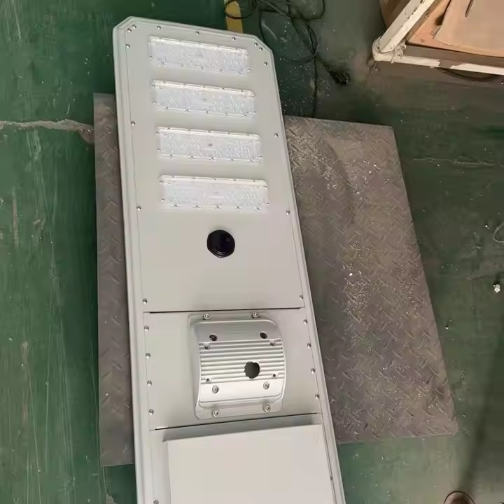 Dissipação Rápida de Calor Iluminação Externa Economia de Energia À Prova D'Água IP66 40W LED Tudo em Um Luz de Rua Solar Alumínio Fundido