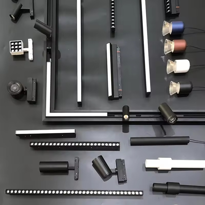 Sistema de Trilho Magnético Comercial Branco Preto em Alumínio Ajustável e Inteligente 48V Iluminação LED Magnética para Trilho