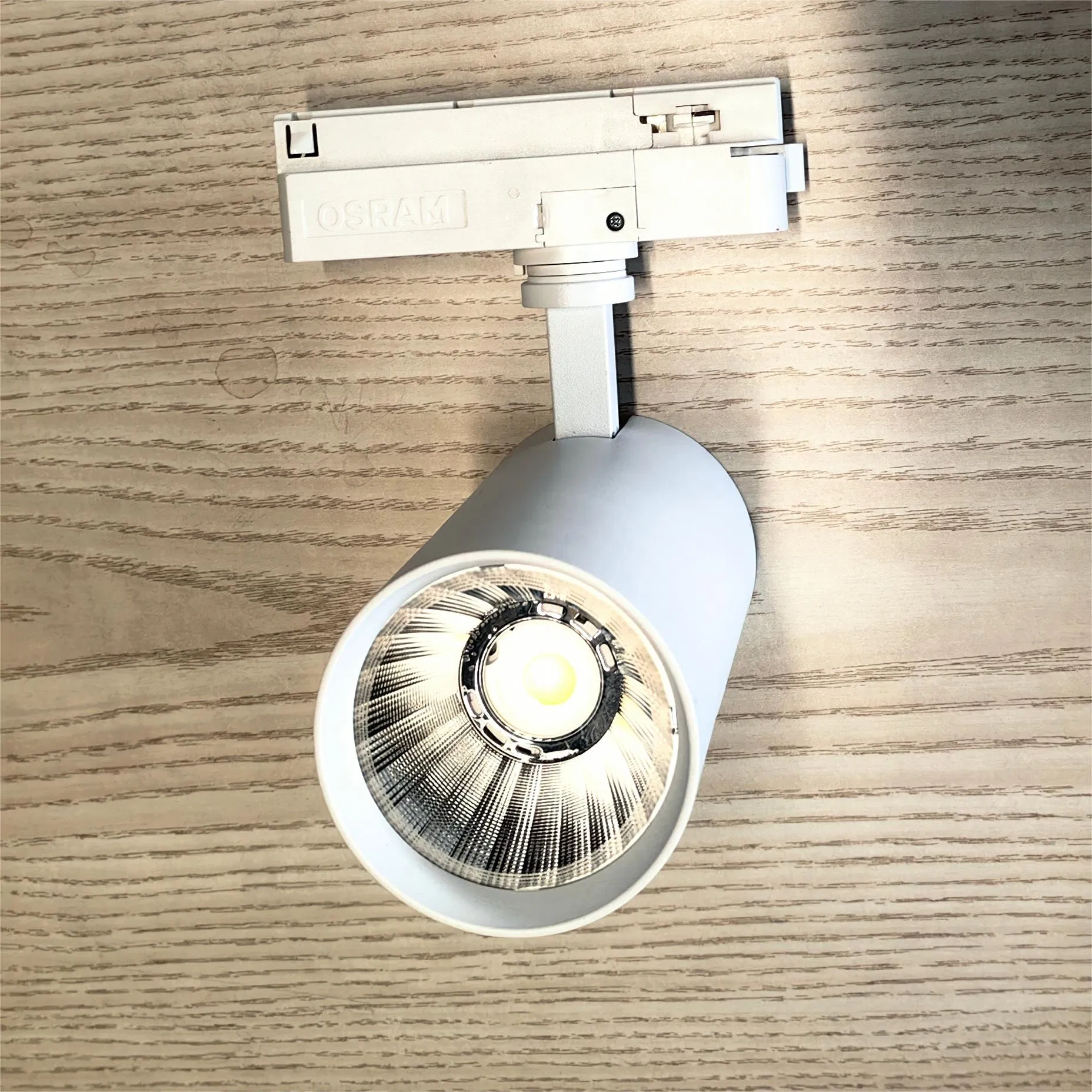 Iluminação TUV CE Trifásica Ra95 Iluminação LED Spot para Exposição de Calçados Roupas Loja Comércio