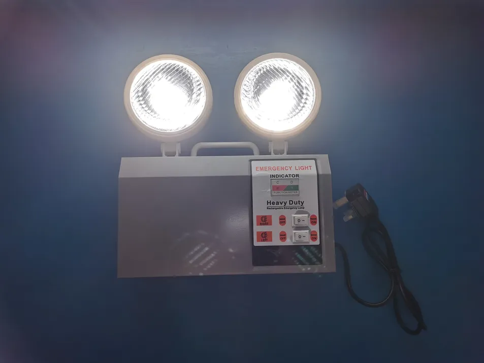 Detalhe Luz de Emergência 2
