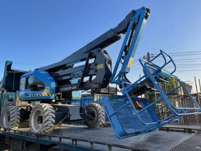 Articulated Boom Lift View 2