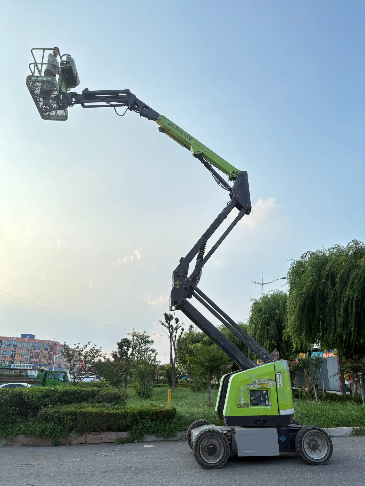 Used Boom Lift Hydraulic Lifts Platform Zoomlion 42m Telescopic Boom Lifts Zt42j