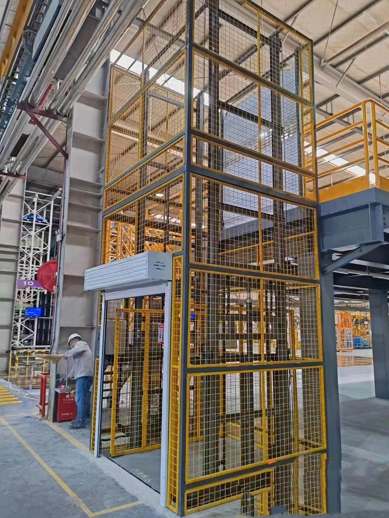 Wall-Mounted Vertical Cargo Lift 1 Ton Hydraulic Freight Elevator for Commercial Warehouse