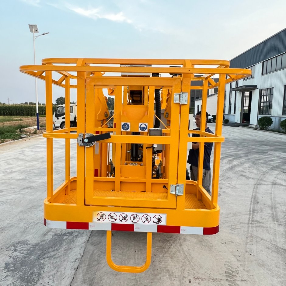 Articulated Cherry Picker Boom Lift with CE Certification Diesel Electric Gasoline Trailer Lifts Platforms 10m 12m 14m 16m 18m 20m 24m