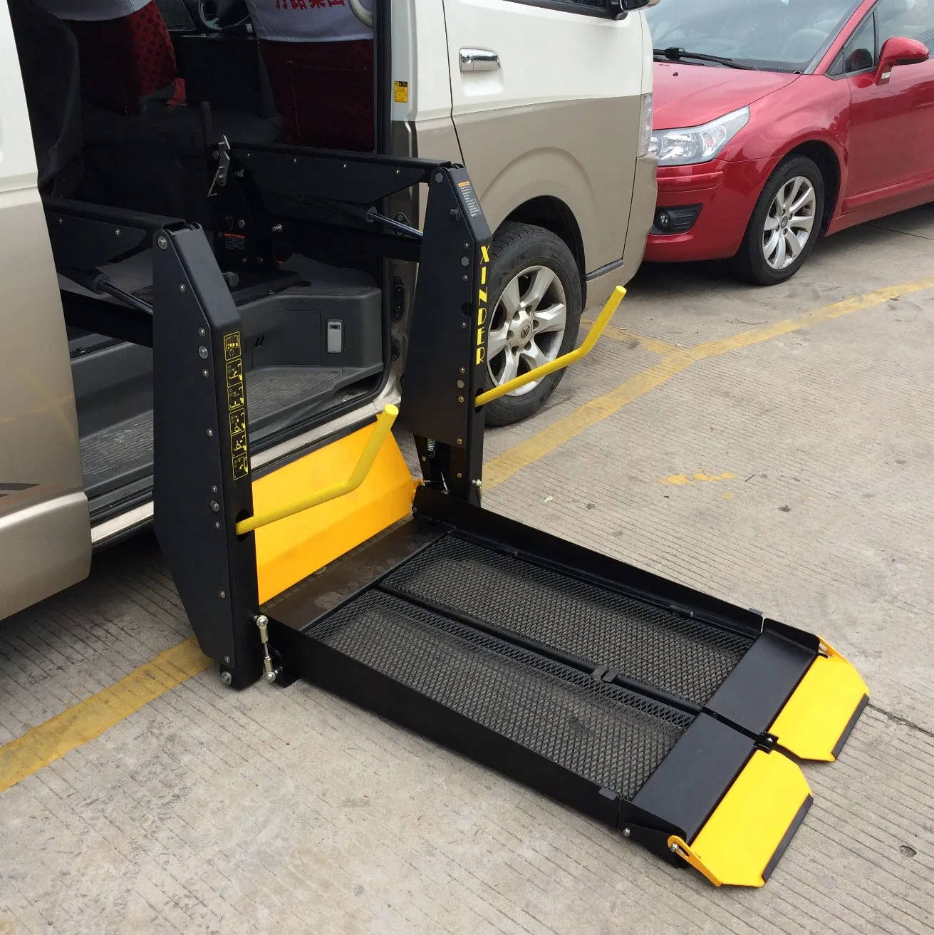 Electric Hydraulic Wheelchair Elevator Lift for Van Minibus