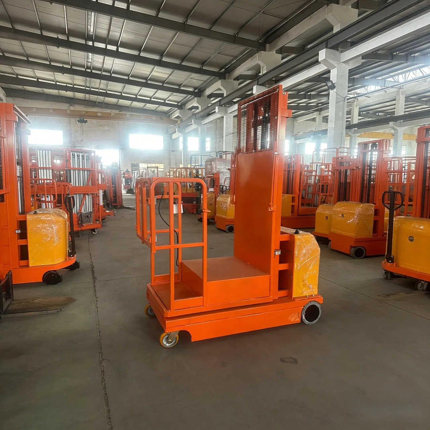 Strong Diesel Hydraulic 500kg 18m Aerial Work Platform, Industrial Aerial Lift Platform with High Loading and High Lift