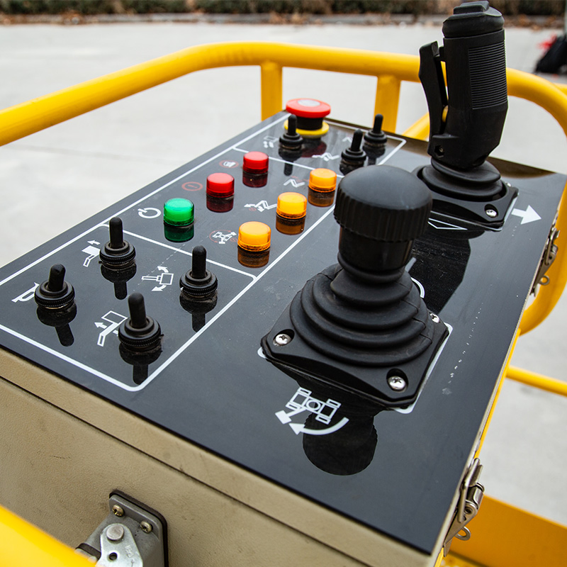 Self-Propelled Articulated Boom Lift, Diesel-Powered, Working Height 18 Meters, Suitable for Indoor and Outdoor Maintenance.