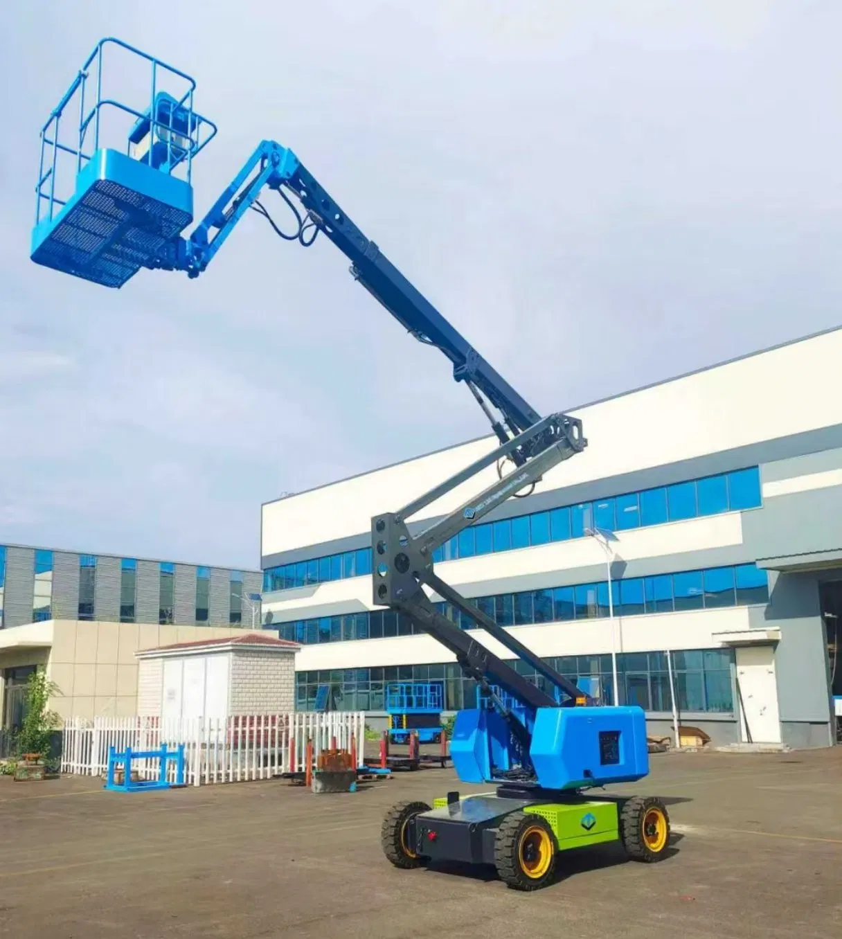 Mrt Factory Direct Supply 12m 14m 16m 20m 22m 24m 26m 28m 34m Towable Boom Lift Platform Telescopic Boom Lift with CE