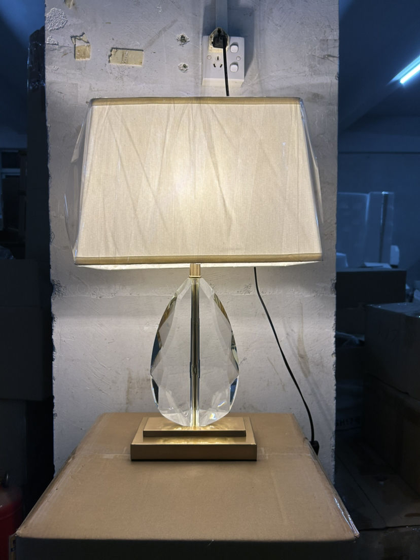 Stunning Luxury Crystal Table Lamp for Elegant Home Decor