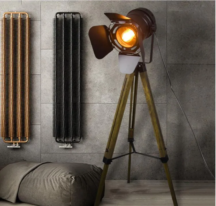 Farmhouse Standing Light